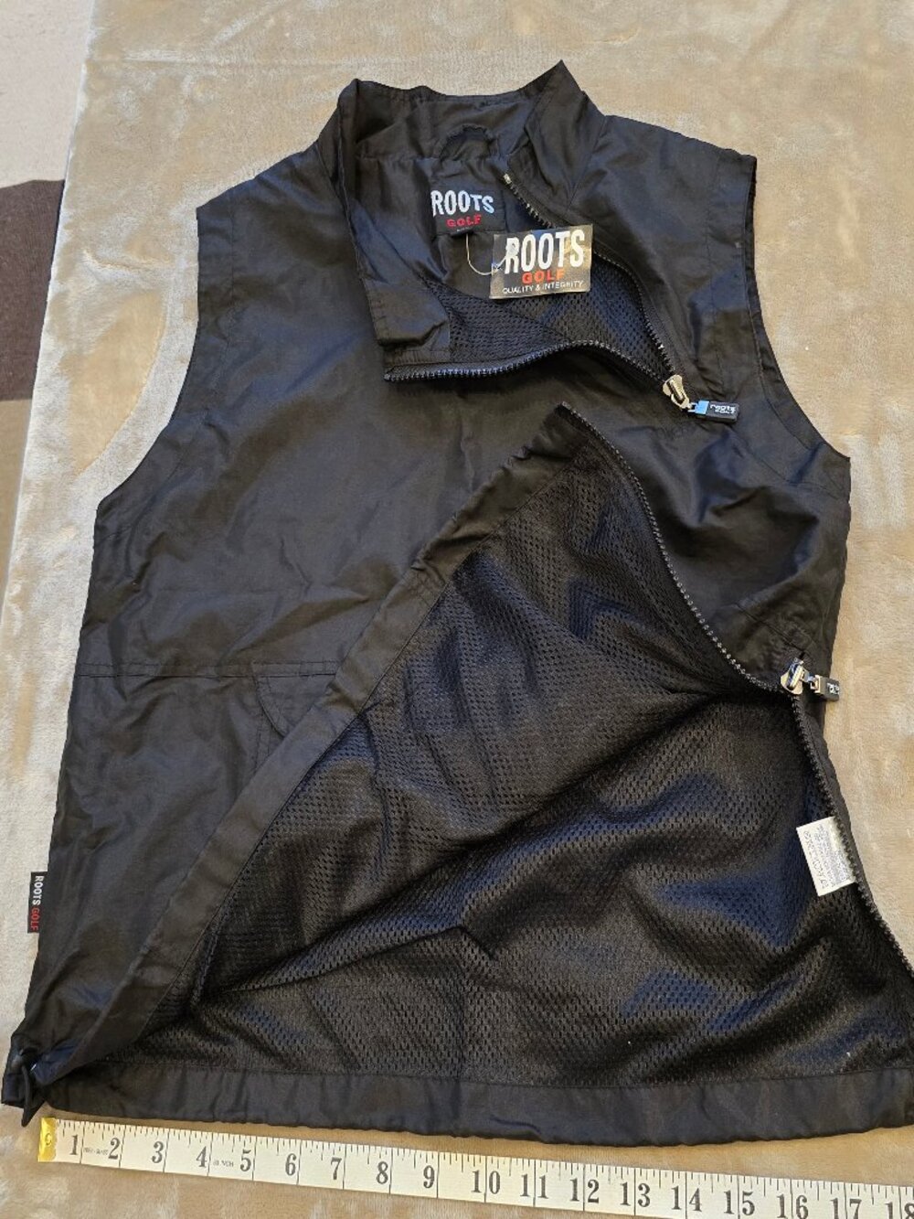 NWT Roots Golf Men's Black Full-Zip Vest - Size Small -